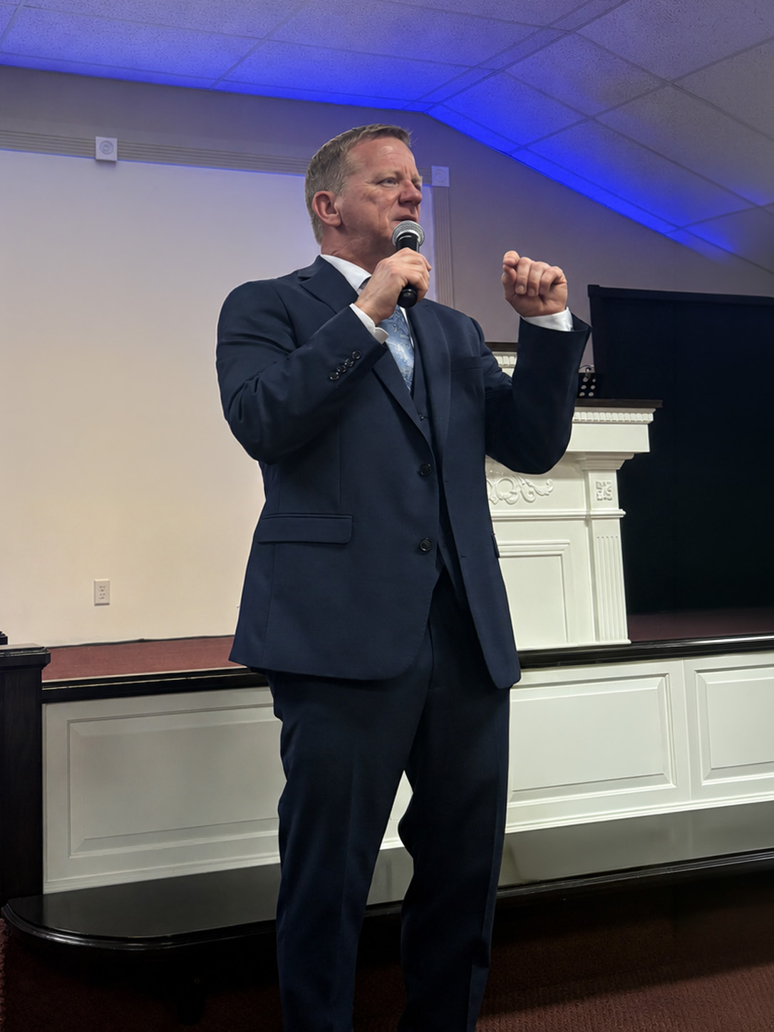 Pastor preaching, The Day That Made a Difference